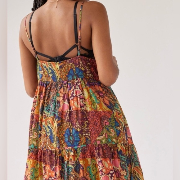 Women’s Urban Outfitters Urban Hanna Celia Tiered Dress Size Large - Picture 3 of 13